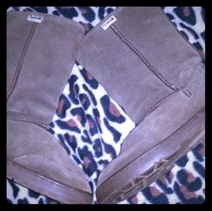 Women's bearpaw boots